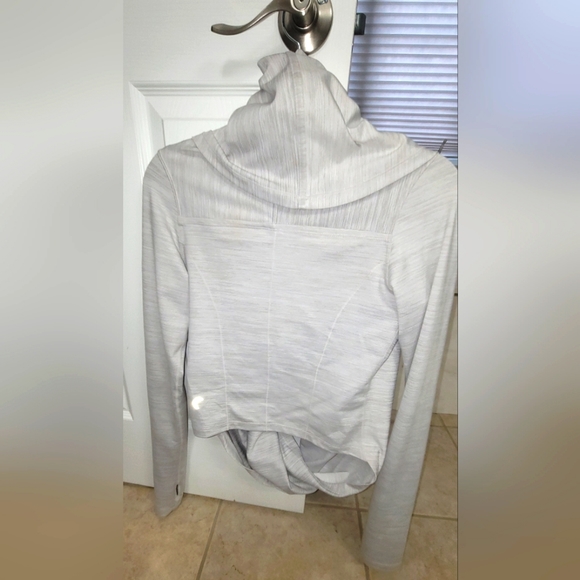 Zyia Cream Yoga Shawl XS - Picture 2 of 8